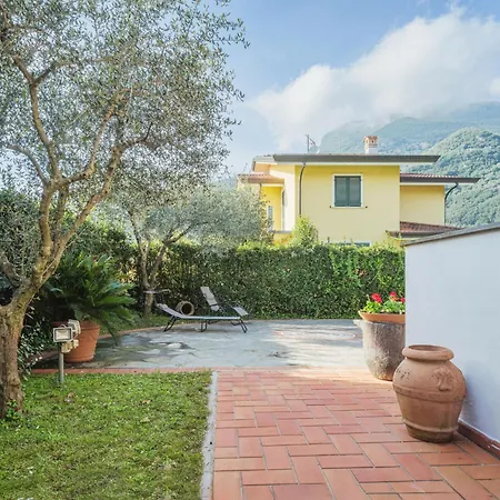 Orchidea By Interhome Casa vacanze Camaiore