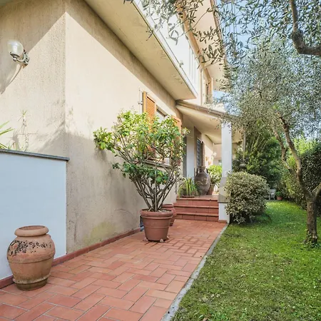 Orchidea By Interhome Casa vacanze Camaiore